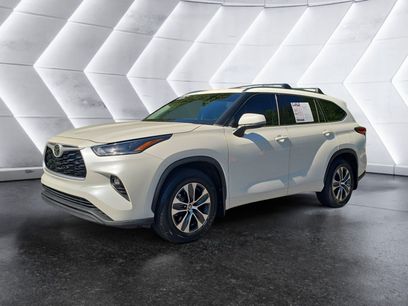 Used 2021 Toyota Highlander XLE