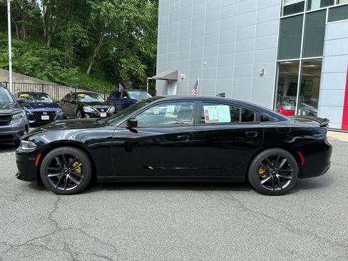 Used 2021 Dodge Charger Police RWD image 3