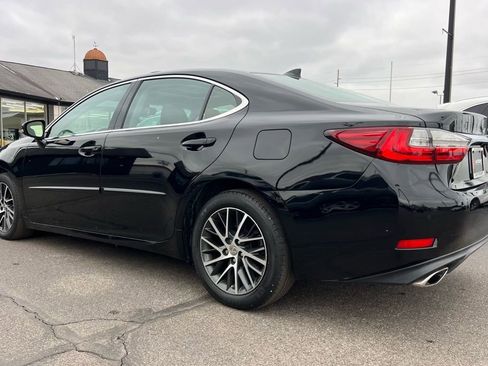 Used 2017 Lexus ES 350 w/ Luxury Package image 4