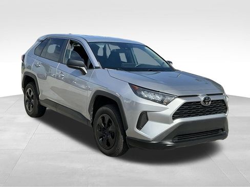 Used 2022 Toyota RAV4 LE FWD image 12