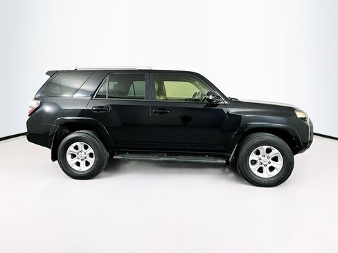 Used 2018 Toyota 4Runner SR5 Premium image 10