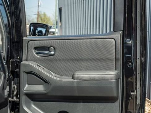 Used 2022 Nissan Frontier SV image 39