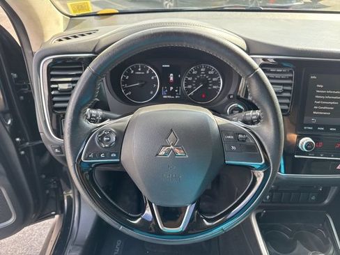 Used 2020 Mitsubishi Outlander ES AWD/4WD image 19