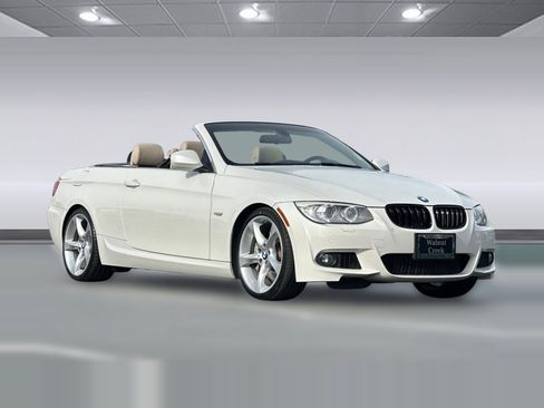 Used 2013 BMW 335i Convertible image 6