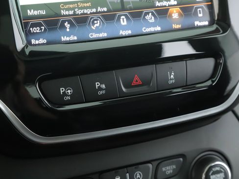 Used 2019 Jeep Cherokee Limited w/ Technology Group AWD/4WD image 14