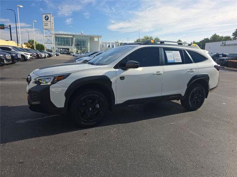 Used 2025 Subaru Outback Wilderness w/ Wilderness Package AWD/4WD image 8