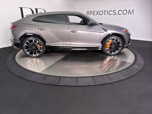 Used 2021 Lamborghini Urus AWD/4WD image 10
