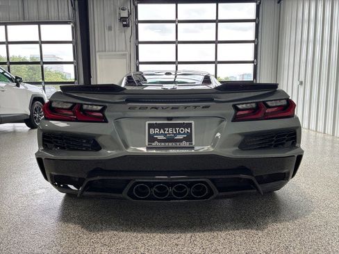 Used 2024 Chevrolet Corvette Z06 RWD image 6