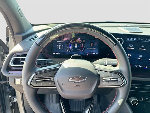 Certified 2025 Chevrolet Traverse RS image 14