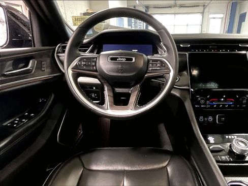 Used 2024 Jeep Grand Cherokee Limited 4xe image 17