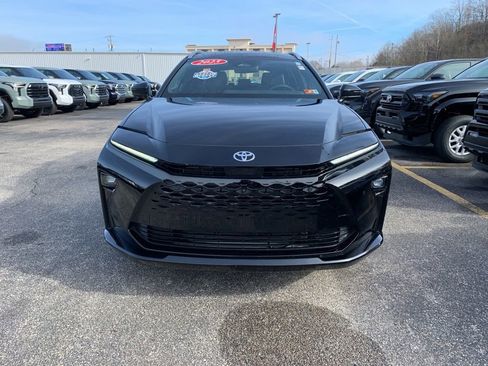 Used 2025 Toyota Crown Signia image 8