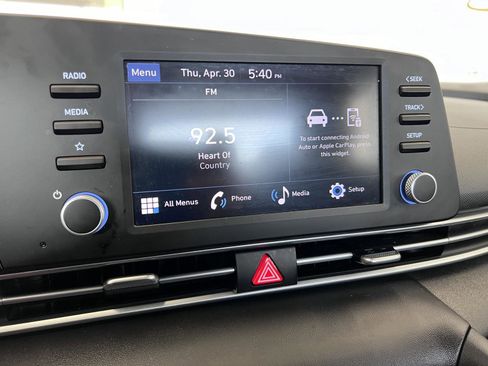 Used 2024 Hyundai Elantra SE FWD image 8