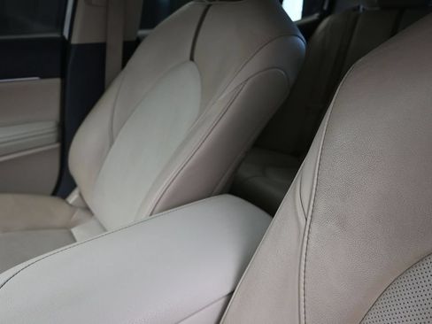Used 2020 Toyota Camry XLE FWD image 14