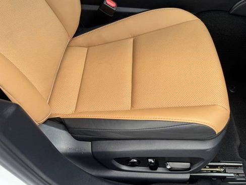 Used 2025 Lexus ES 350 w/ Accessory Package (Z2) image 11