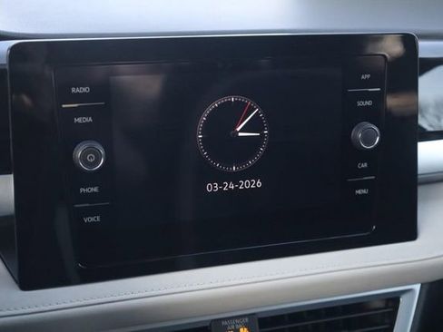New 2026 Volkswagen Taos SE FWD image 14