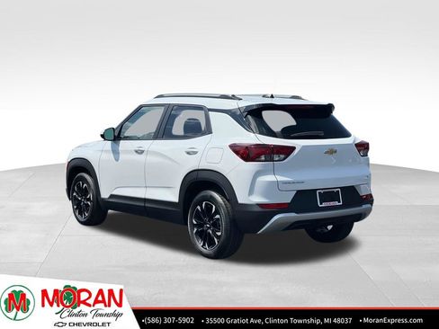 Used 2023 Chevrolet TrailBlazer LT w/ Convenience Package FWD image 4