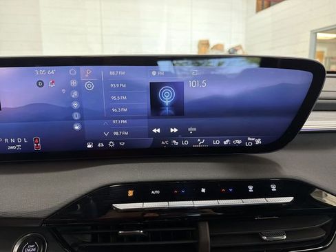 Certified 2025 Buick Enclave Preferred w/ LPO, Floor Liner Package AWD/4WD image 16