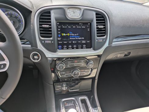 Used 2023 Chrysler 300 Touring L w/ Safetytec Plus Group RWD image 27