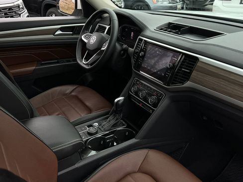 Used 2021 Volkswagen Atlas SEL Premium image 11