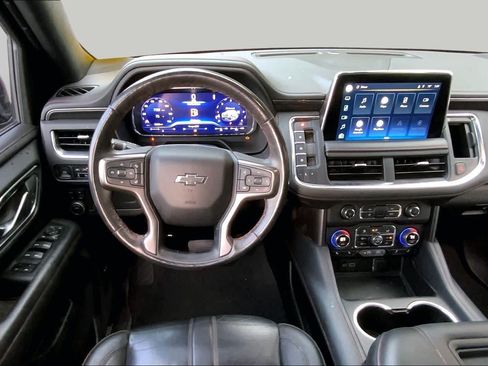 Used 2022 Chevrolet Suburban RST w/ Luxury Package AWD/4WD image 6