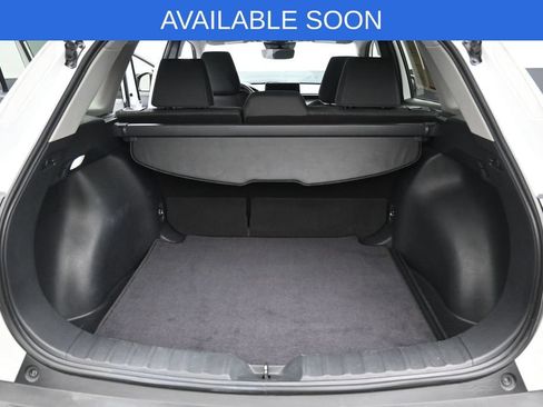 Used 2024 Toyota Corolla Cross LE FWD image 27