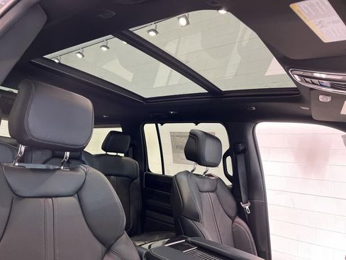 New 2024 Jeep Wagoneer 4WD w/ Premium Group I image 31