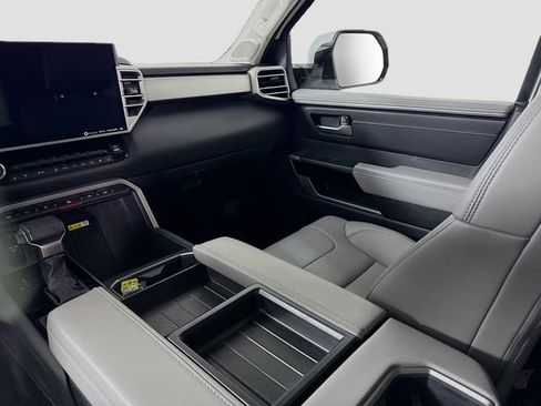 Used 2023 Toyota Tundra Limited image 23