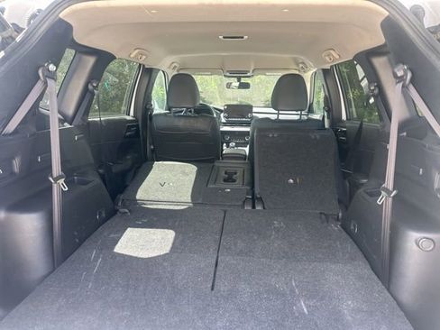 Used 2024 Mitsubishi Outlander SE Black Edition FWD image 41