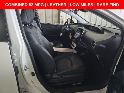 Used 2016 Toyota Prius Four Touring FWD image 5