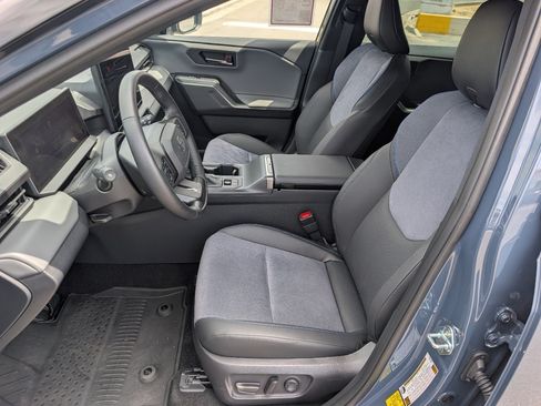 Used 2026 Toyota RAV4 SE AWD/4WD image 2