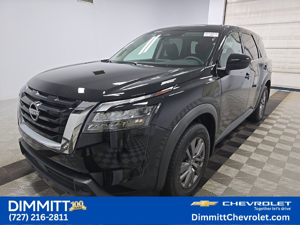 Used 2025 Nissan Pathfinder S FWD image 1