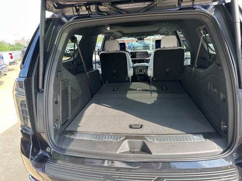 New 2025 Chevrolet Suburban Premier image 16