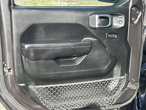 Used 2018 Jeep Wrangler Unlimited Sport S image 14