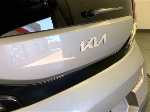 Certified 2025 Kia Soul LX w/ LX Technology Package FWD image 29