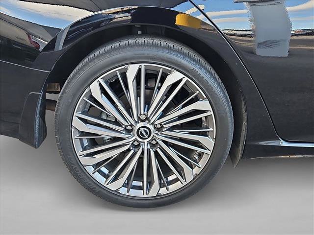 Used 2024 Nissan Altima 2.5 SL FWD image 19