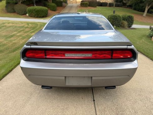 Used 2014 Dodge Challenger R/T RWD image 7