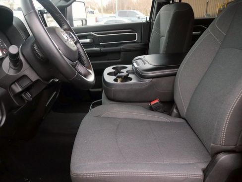 Used 2024 RAM 2500 Big Horn w/ Sport Appearance Package image 15