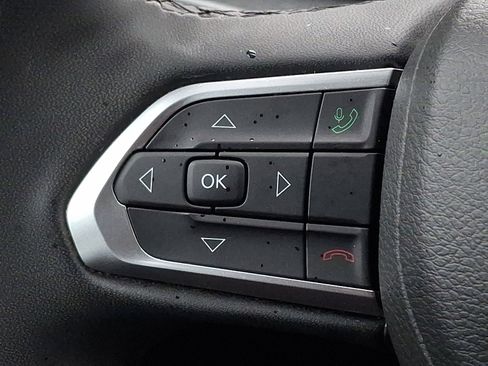 Used 2023 Jeep Compass Limited image 21