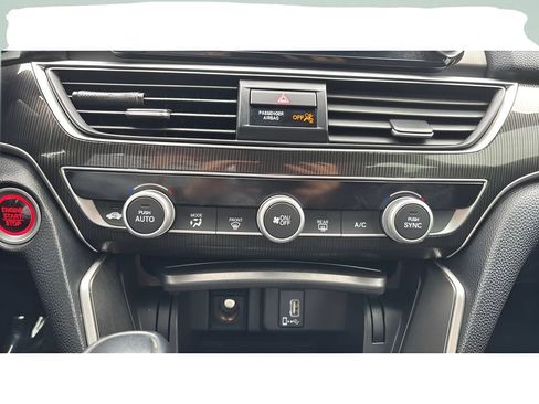 Used 2018 Honda Accord Sport image 16