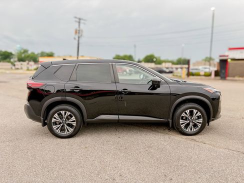 Used 2023 Nissan Rogue SV AWD/4WD image 17