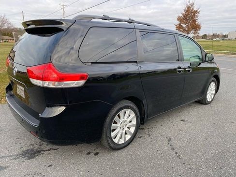 Used 2014 Toyota Sienna XLE image 8