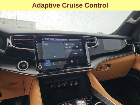 Used 2025 Jeep Grand Wagoneer Series III w/ Rear Seat Video Group 1 AWD/4WD image 11