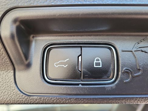 Used 2023 Ford Explorer XLT w/ Equipment Group 202A image 9