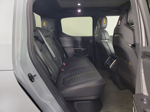 Used 2022 Rivian R1T Adventure image 22