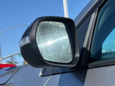 Used 2025 Chevrolet Traverse Z71 image 56