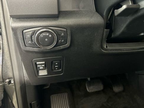 Used 2019 Ford F150 XLT w/ Equipment Group 302A Luxury AWD/4WD image 18
