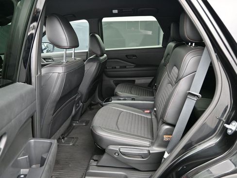 Used 2024 Nissan Pathfinder Rock Creek AWD/4WD image 11