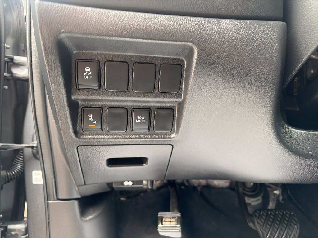 Used 2020 Nissan Pathfinder SV AWD/4WD image 30