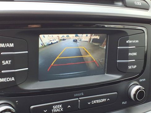 Used 2016 Kia Sorento AWD w/ LX Convenience Package image 17