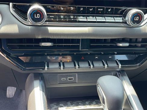 New 2025 GMC Canyon Elevation w/ Convenience Package image 19